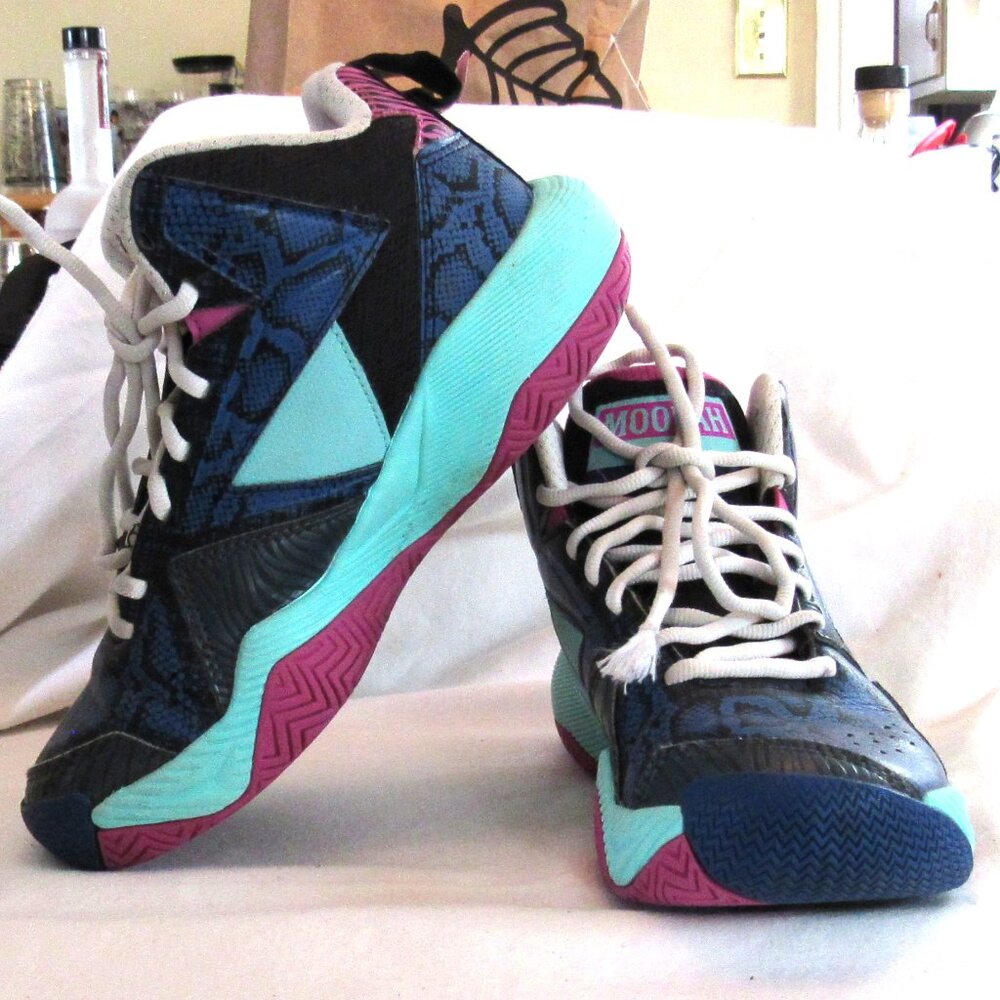 Moolah Blue and Purple Girls Basketball Shoes Size 3.5 MBP Press Break